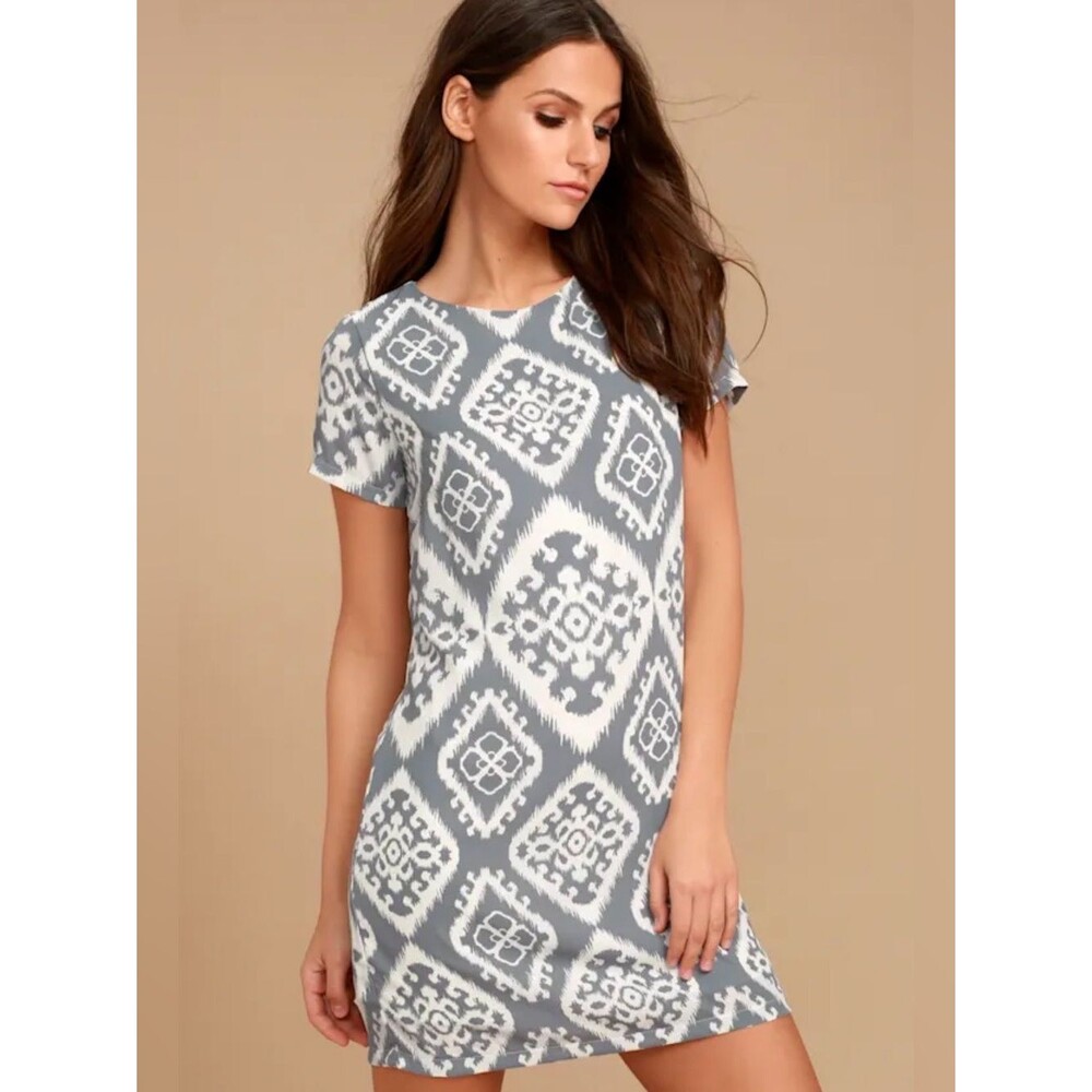 Lulus NWT Small Grey Ivory Geometric Slate Print Shift Dress Old Money Chic